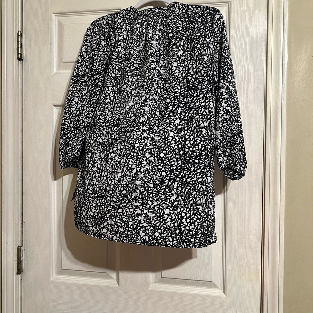 Michael Kors Monochrome Leaf Pattern Garment - Picture 3 of 3
